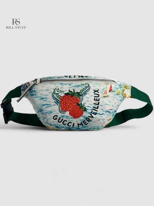 Сумка Gucci Strawberry Print Belt Bag
